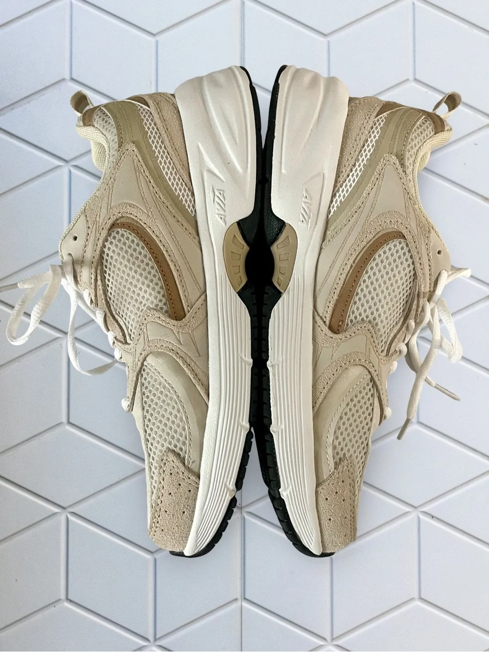 Avia 5000 Performance Suede Sneakers Sz8 Beige Mesh Chunky Dad